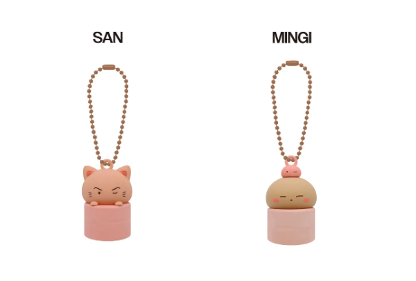 PRE-ORDER: ATEEZ - 8TH ANNIVERSARY EXHIBITION: BLUE DRIFT OFFICIAL MD LIP CAP KEYRING (RANDOM)
